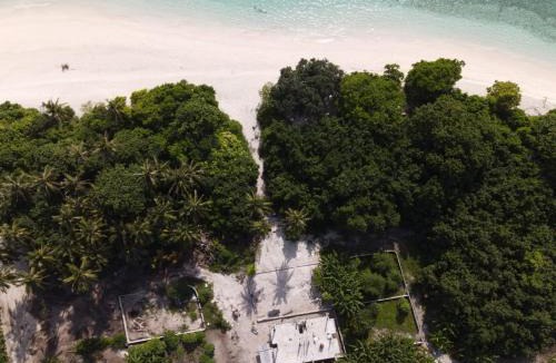 Kamadhoo Hotel | La Plage Maldives