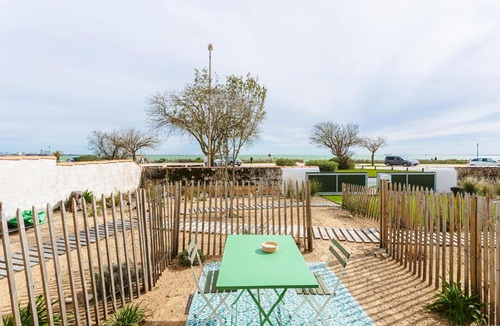 Rivedoux-Plage Apartment | La Plage, Rivedoux Beach House