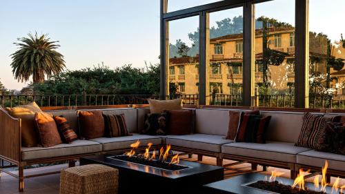 Golden Rectangle Hotel | La Playa Hotel