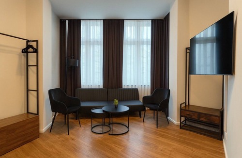 Stadtmitte House | La Plaza24