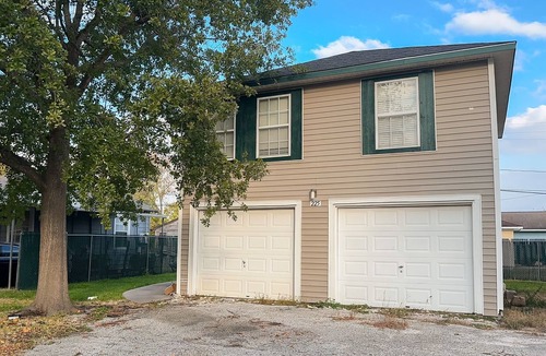 La Porte House | La Porte Retreat Near NRG Stadium & Houston Attractions