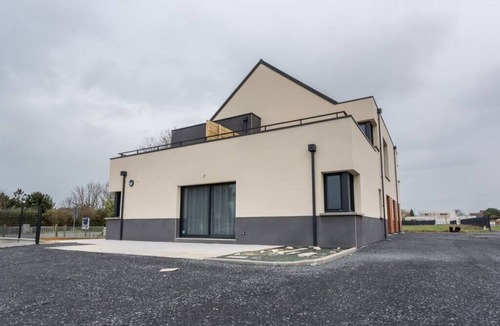 Saint-Come-de-Fresne Apartment | La poupe, F3 with terrace 60m from the sea