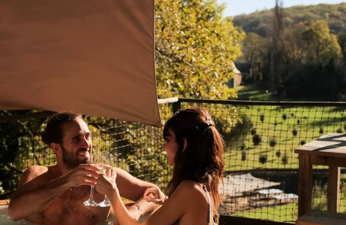 Saint-Amand-de-Coly Cabin | La Pradela Cabin - Private Jacuzzi for 2 People