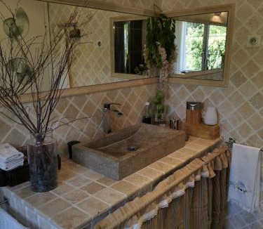 d'Entre Bievre et Rhone Bed & Breakfast | La provence