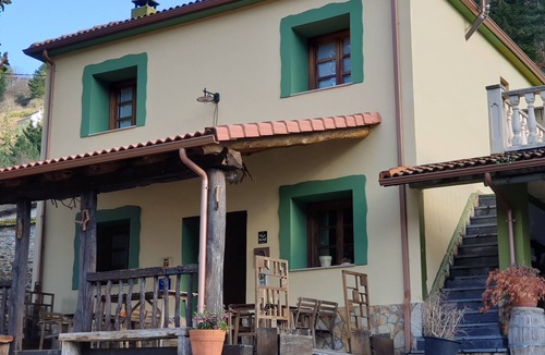 Cangas del Narcea Municipality Cottage | La Pumarada de Limés