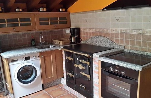 Santianes de Ola Apartment | La Pumarada house for 3 people