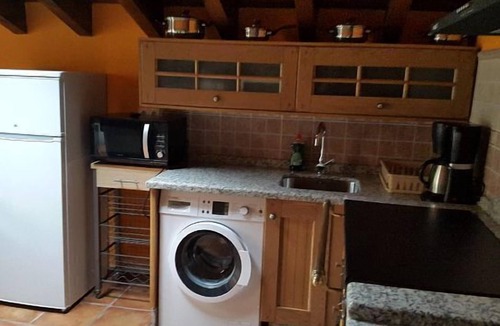 Santianes de Ola Apartment | La Pumarada house for 3 people