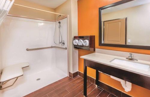 Cotulla Hotel | La Quinta by Wyndham Cotulla