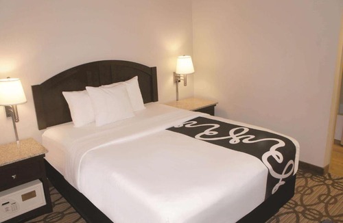 Springfield Hotel | La Quinta by Wyndham Springfield South