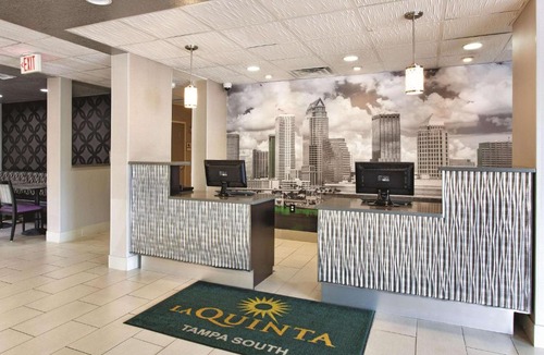 Sun Bay South Hotel | La Quinta by Wyndham Tampa Bay Area-Tampa South