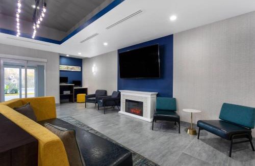Pinecrest West Park Hotel | La Quinta by Wyndham Tampa Central