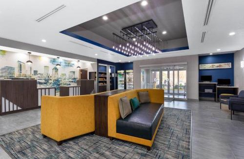 Pinecrest West Park Hotel | La Quinta by Wyndham Tampa Central