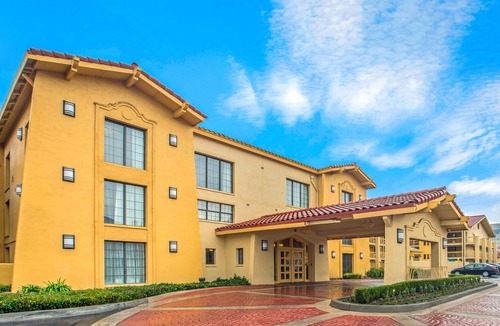 Downtown Hotel | La Quinta Inn by Wyndham Fresno Yosemite