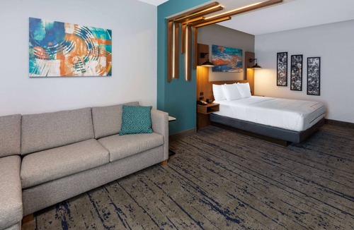 Frisco Hotel | La Quinta Inn & Suites by Wyndham Dallas - Frisco Stadium