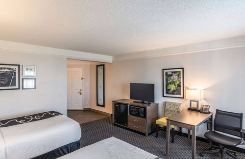 Ahwatukee Foothills Hotel | La Quinta Inn & Suites by Wyndham Phoenix Chandler