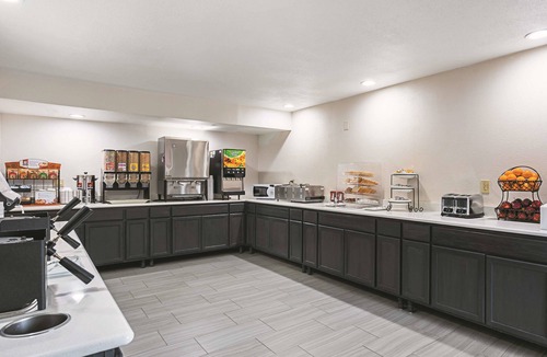 Brooklyn Park Hotel | La Quinta Inn & Suites by Wyndham Minneapolis Northwest