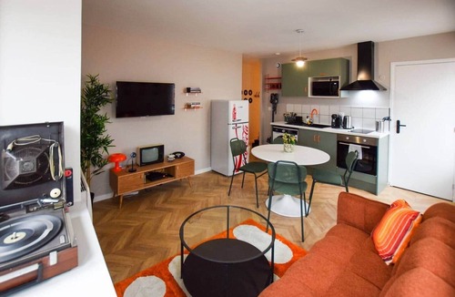 Centre Ville Rive Gauche Apartment | La Rétro-Capsule - 2 bedrooms + parking lot
