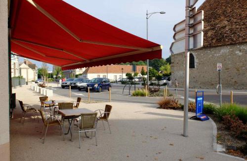 Marigny-le-Chatel Hotel | La Renaissance