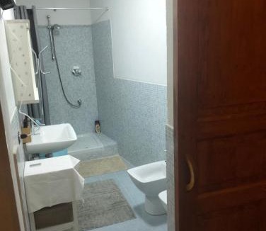 Mezzanego Apartment | La roccia
