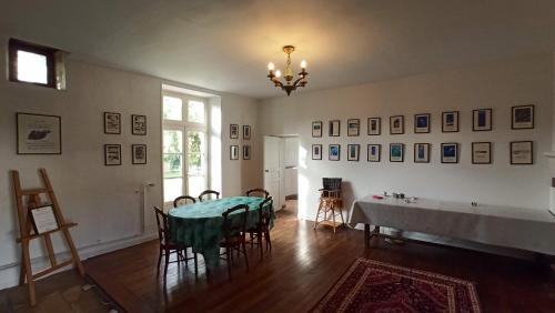 Cherveux Apartment | La Roche Cantin