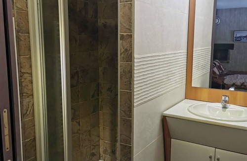 Grusse Apartment | La roche saint Roch, loft apartment in a winegrowing village
