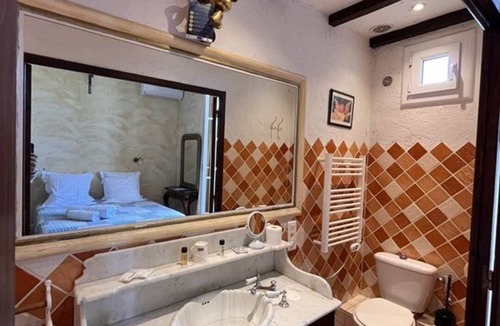 Vence Hotel | LA Roseraie Ouvert Toute L Annee Avec Petit Dejeuner