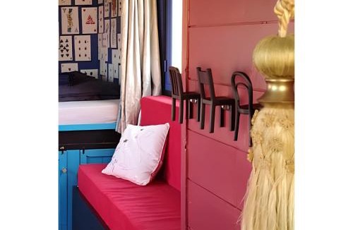 Beaulon Bed & Breakfast | La roulotte MAGIC ! des Grillots