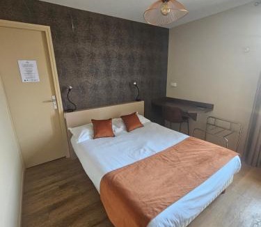 Bozouls Hotel | La Route d'Argent