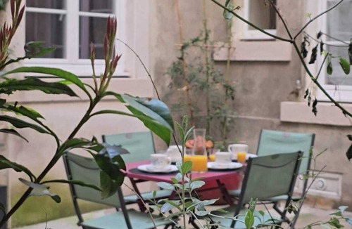 Valence Apartment | La Sérénité du Couvent in the historic center of Valence