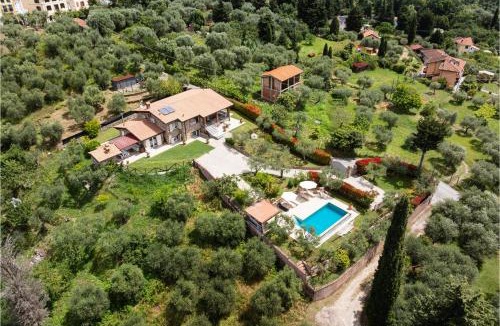 Corsanico House | La Sassaiola by Nicola Real Estate