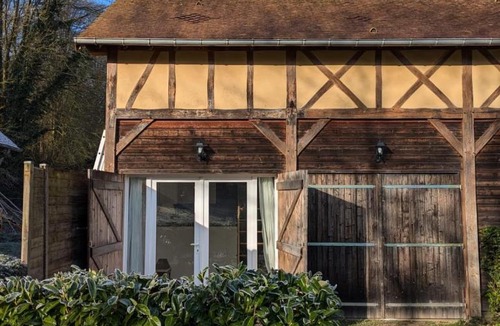 Saint-Aubin-Epinay Apartment | La sellerie - small barn