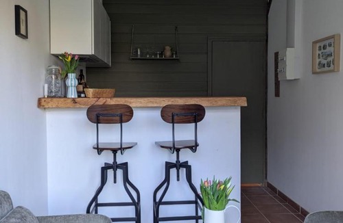Saint-Aubin-Epinay Apartment | La sellerie - small barn