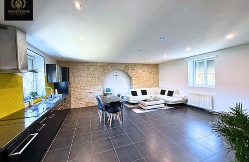 Sennece-les-Macon House | La Sennecéenne