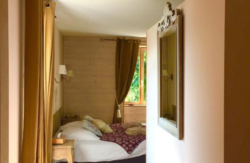 Saint-Pierre-la-Palud Bed & Breakfast | La Source Dorée