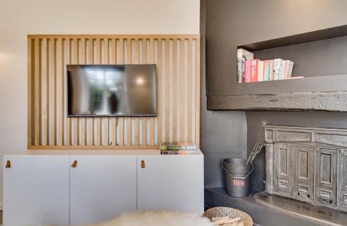 Roy House | La Source - Love Nest