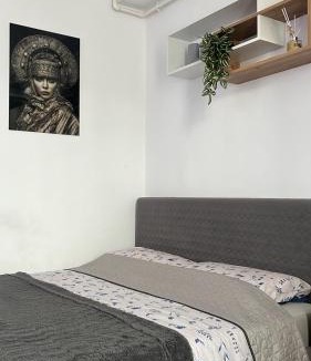 Onesti Apartment | La Srour 2