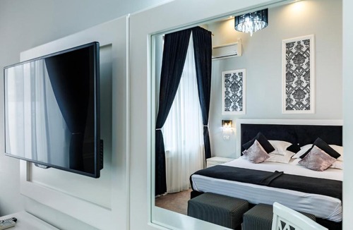 Pitesti Hotel | La Strada Boutique Villa