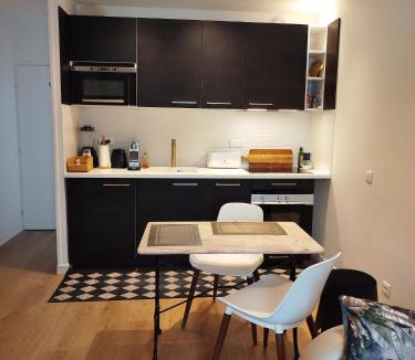 Clamart Apartment | La SUITE de la Villa Voltaire
