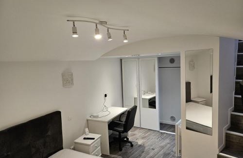 Le Puy-en-Velay Apartment | La suite - Rue droite