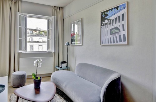 Hotel de Ville - Quinconces Apartment | La Suite - Studio Apartment, Sleeps 2