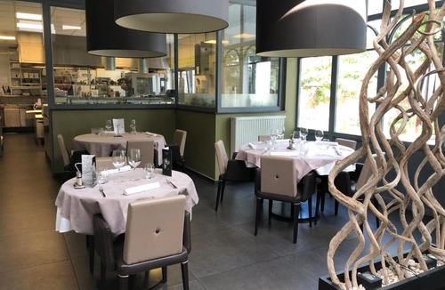 Dour Hotel | La table d’Auguste