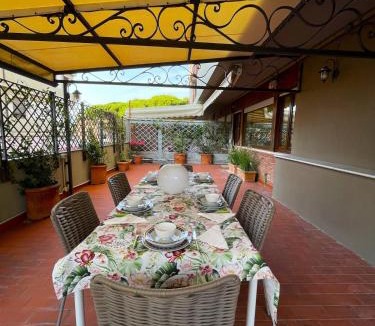 Marina di Carrara Apartment | - La Terrazza al Mare- Beach & Free Parking-