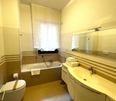 Marina di Carrara Apartment | - La Terrazza al Mare- Beach & Free Parking-