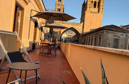 Monte di Pieta Apartment | La terrazza alla Cattedrale Exclusive Rooftop Private Cathedral