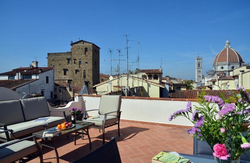 Sant' Ambrogio Apartment | la terrazza