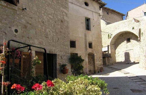 Precetto Villa | La Terrazza; Villa in hidden Umbria, with large pool and spectacular views