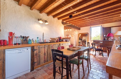 Malabat House | La Toumet – Family Home with Pool and Pyrenees View