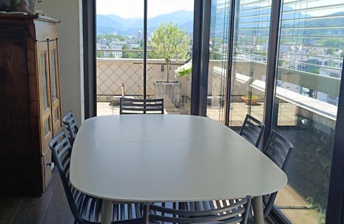 Annecy Apartment | La Tour Gambetta T3 Vue lac