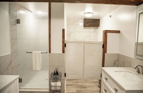 South Hill Hotel | La Tourelle Inn & Spa