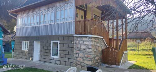 Ocolis House | La Umbra Muntilor Traditional House - hot tub included